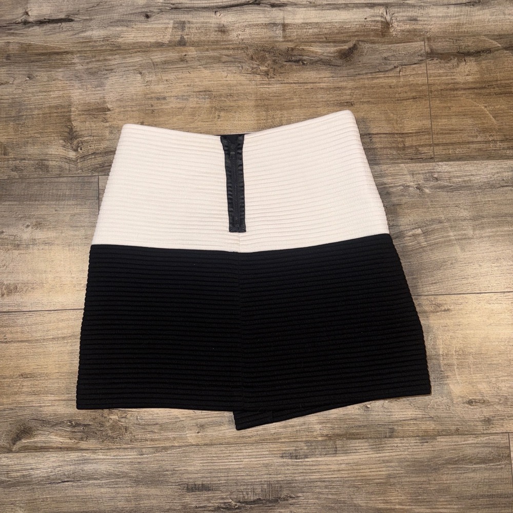 Alice + Olivia Black White Rib Knit Colorblock Zip Pencil Skirt Women's 2 - Picture 2 of 5